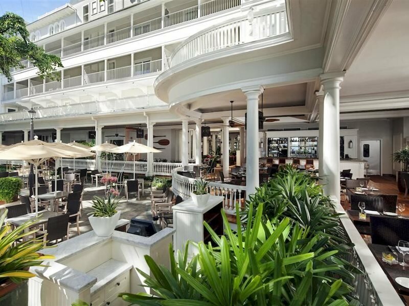Фото Moana Surfrider, A Westin Resort & SPA, Waikiki Beach