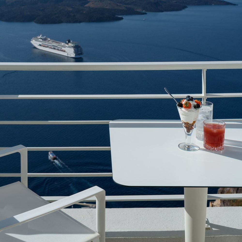 Фото Nefeles Luxury Suites