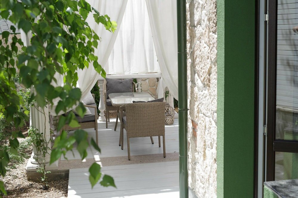 Фото Weekend Boutique Hotel