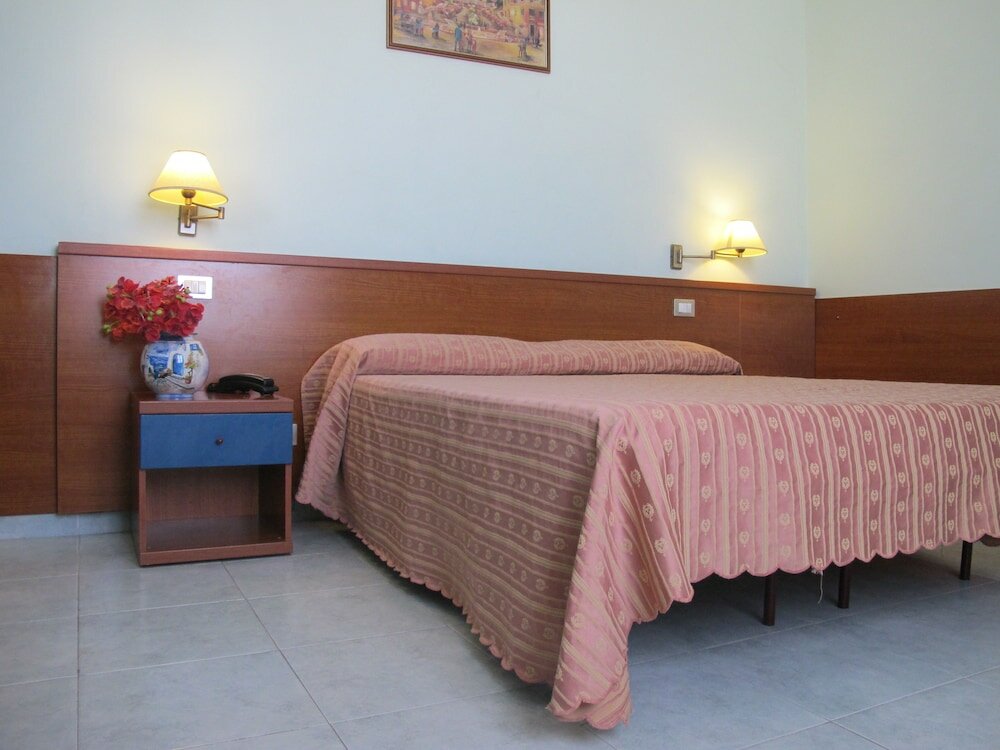 Фото Hotel Katty