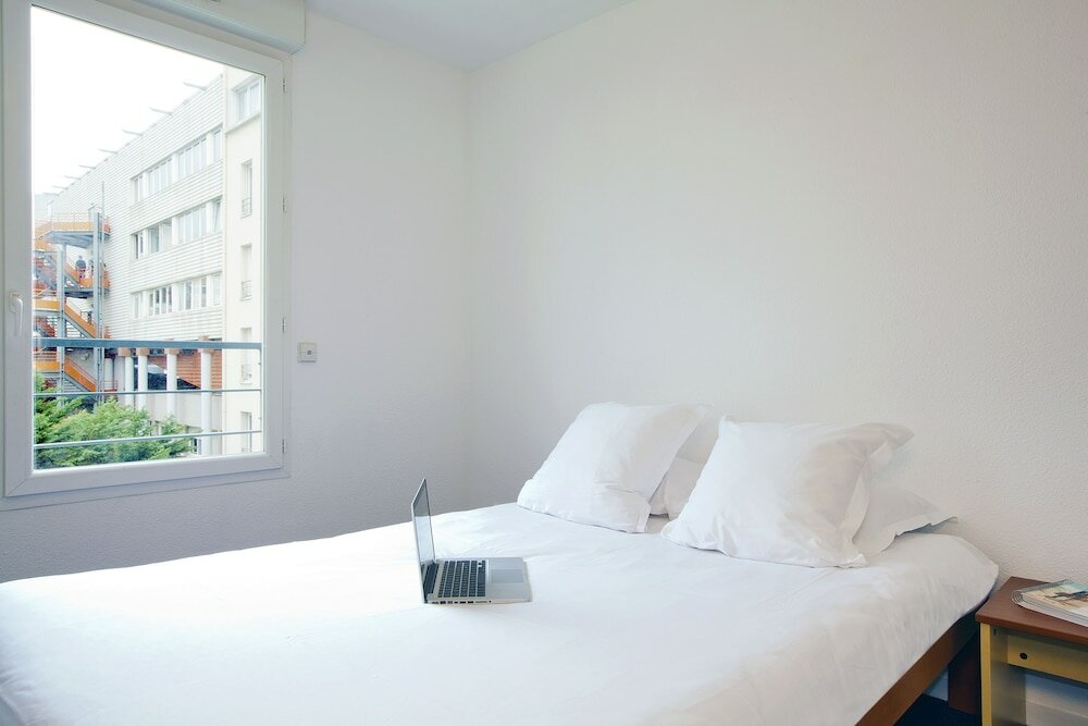 Фото Séjours and Affaires Lyon Saint Nicolas