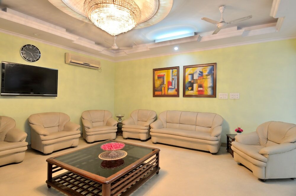 Фото Pablas International