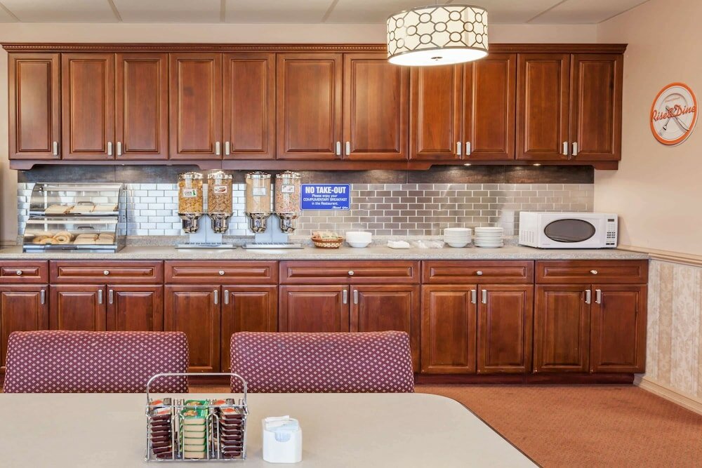 Фото Thriftlodge by Wyndham Moncton