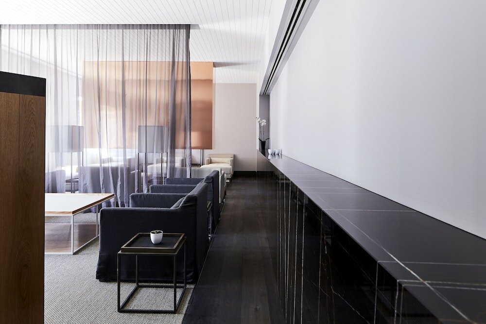 Фото Burbury Hotel & Apartments