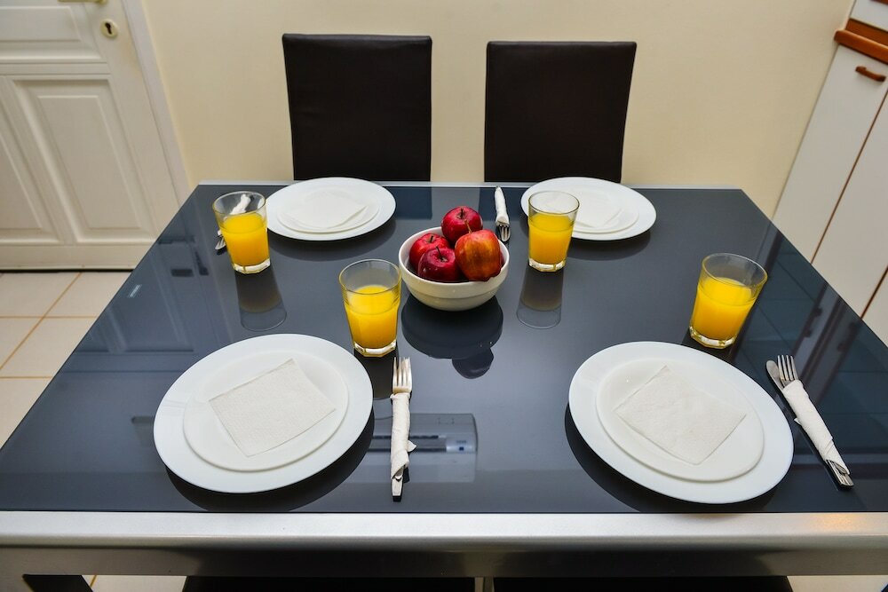 Фото Golden Dream Apartments