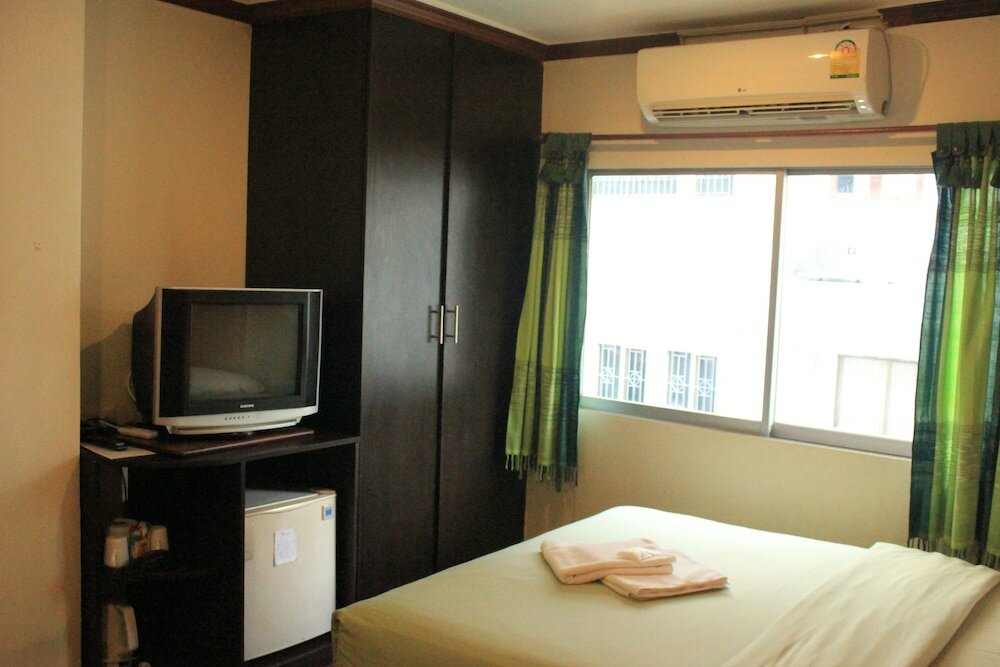 Фото New Road Guest House - Hostel