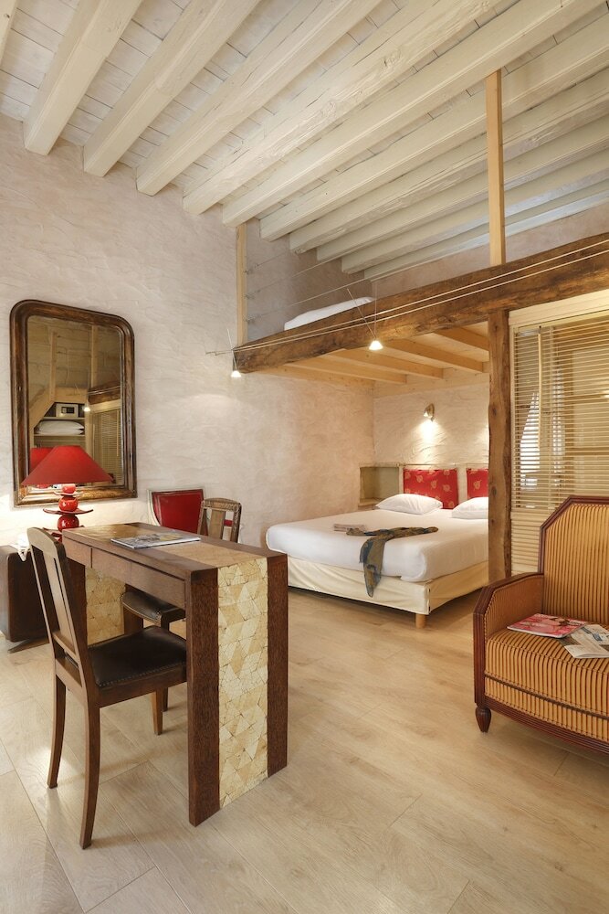 Фото Hôtel De La Tour Intendance