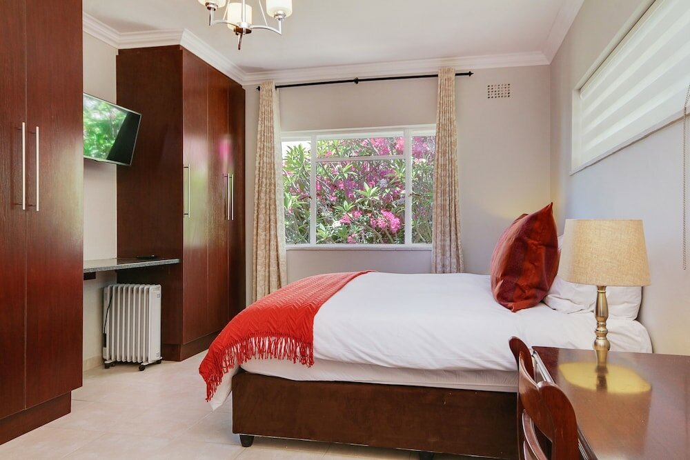 Фото Bluegum Hill Guesthouse & Apartments