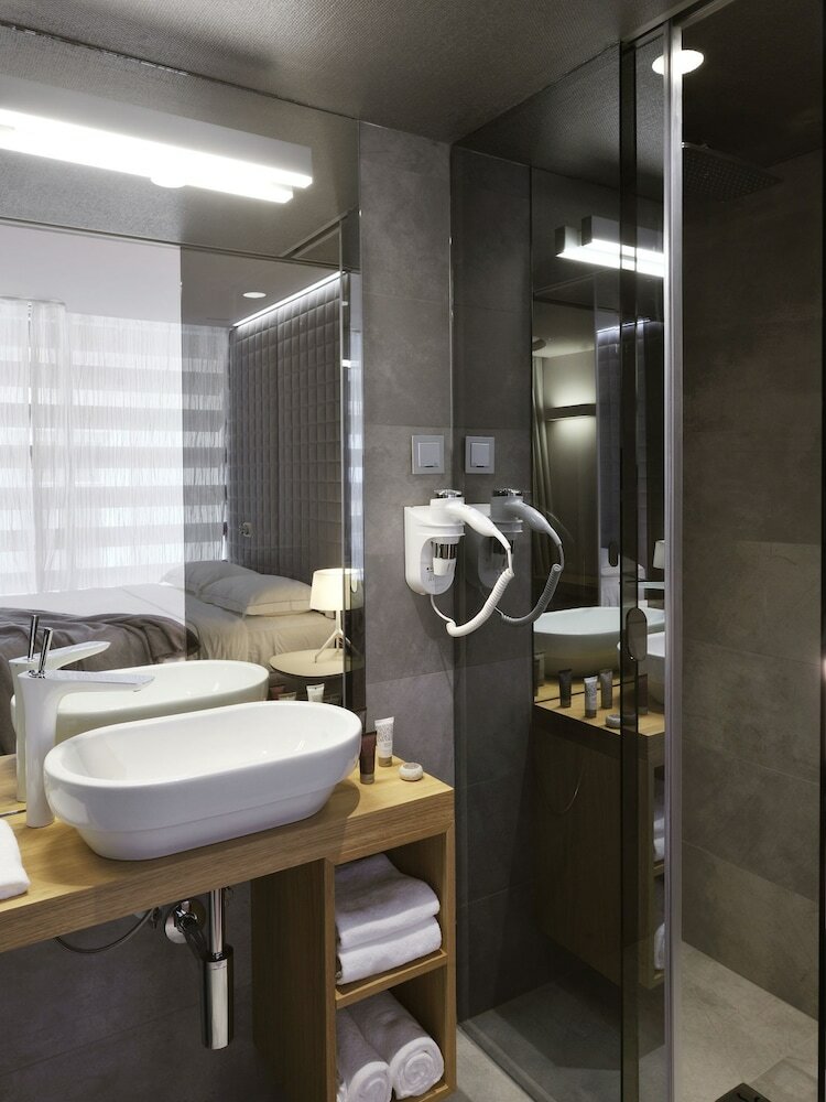 Фото Vander Urbani Resort – a Member of Design Hotels