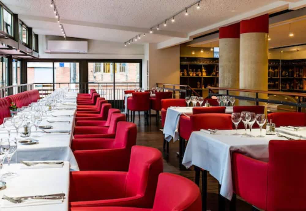 Фото Le Pere Leon Hotel