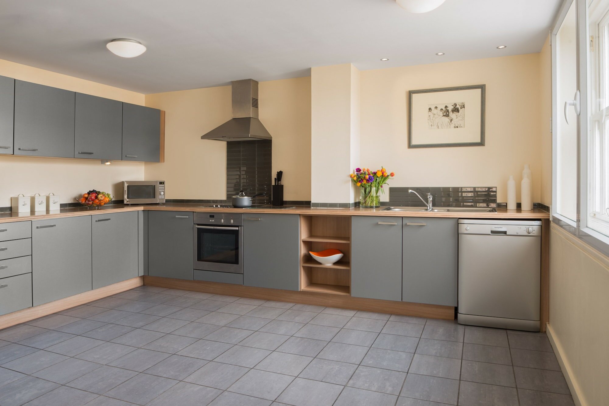 Фото Princes Street Suites