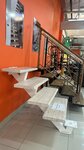 Mir lestnic (Poyma Street, 17), escaleras y barandillas de escaleras