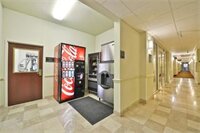 Фото Best Western Limestone Inn & Suites