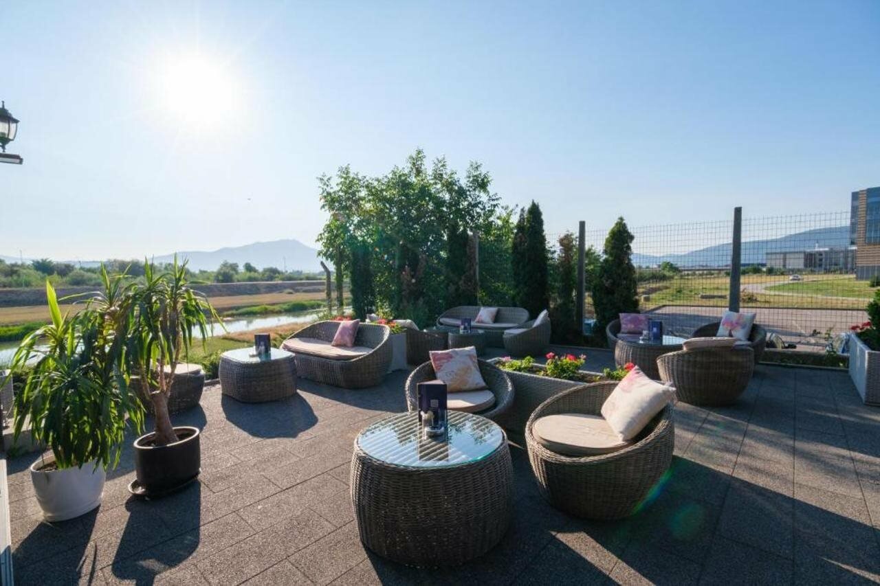 Фото Malak Regency Hotel