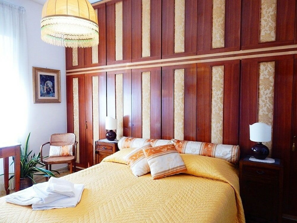 Фото Romulus Rex Bed And Breakfast