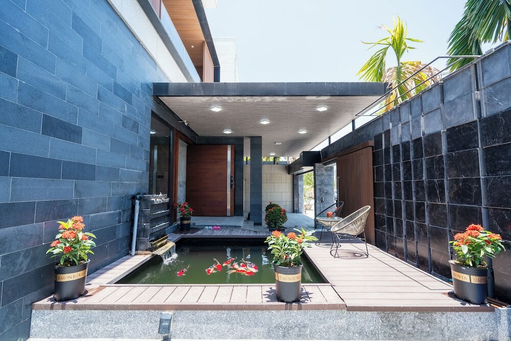 Фото Deluxe Riverfront Pool Villas Danang