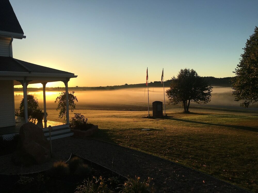 Фото Montgomery Inn Ingleside