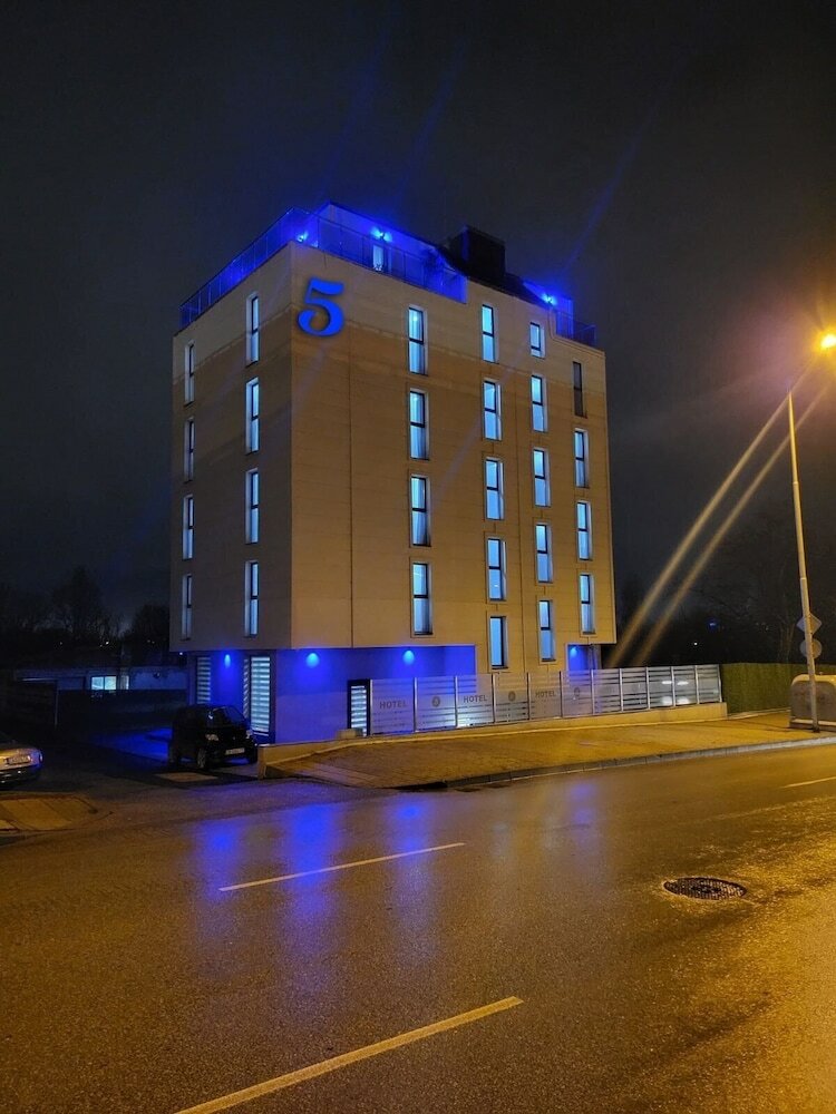 Фото отеля 1