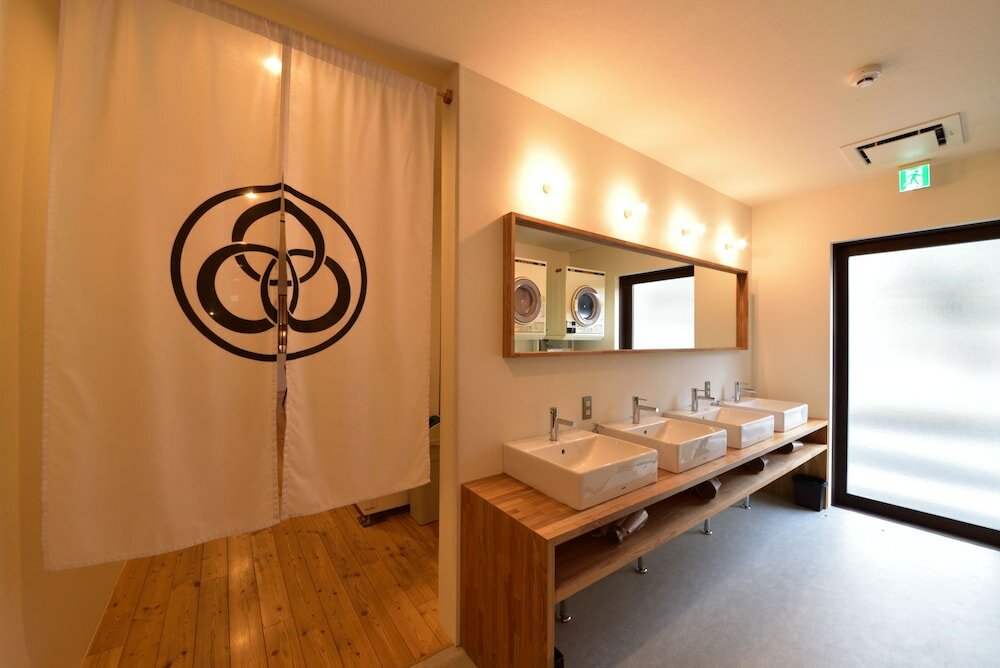 Фото Hostel Mitsuwaya Osaka