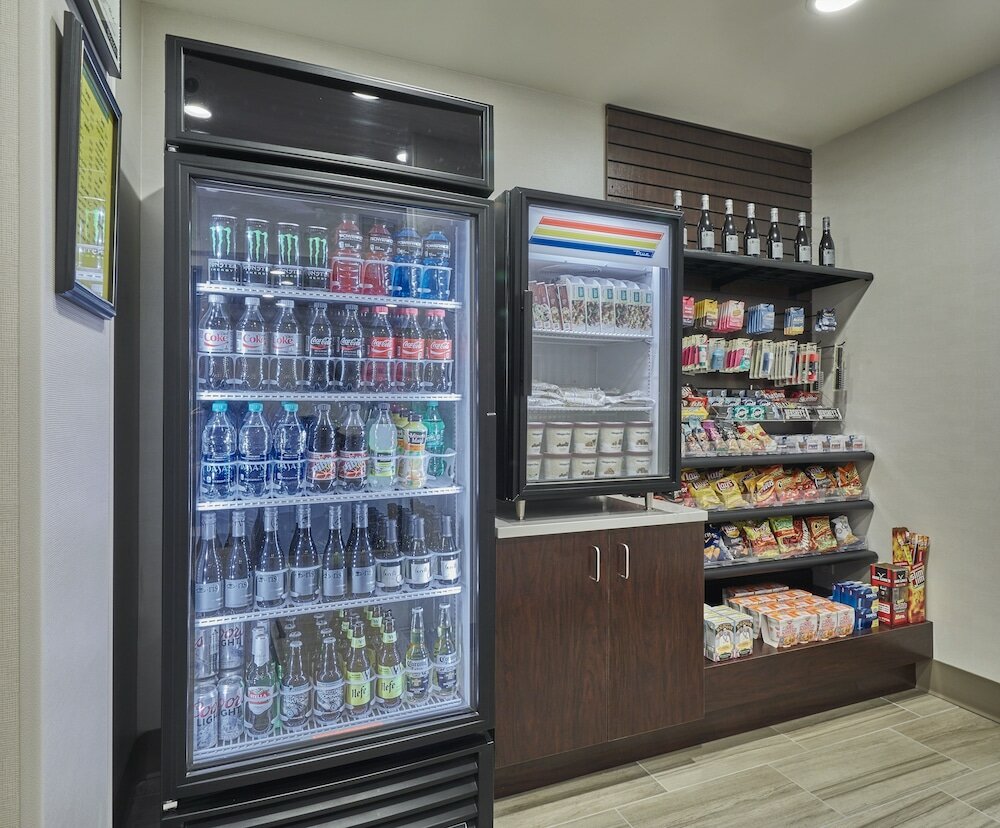 Фото Holiday Inn Express Hotel & Suites Medford-Central Point, an Ihg Hotel