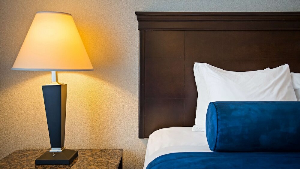 Фото Best Western Plus Reading Inn & Suites