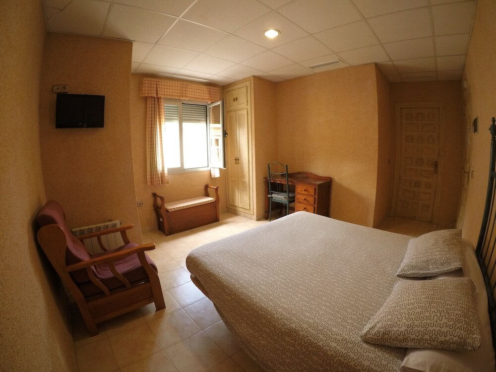 Фото Hostal La Casa de Enfrente