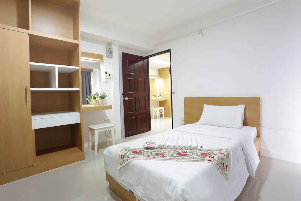 Фото Beerapan Hotel