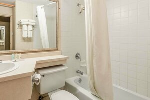 Гостиница Quality Inn & Suites