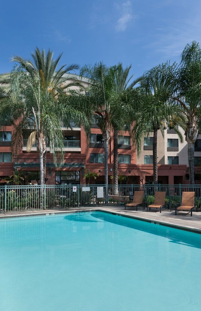 Фото Courtyard by Marriott Los Angeles Burbank Airport