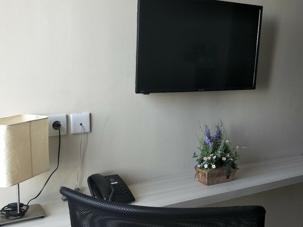 Фото The Gloria Suites Jakarta