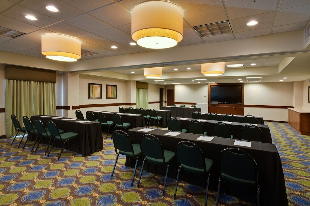 Фото Holiday Inn Express Hotel & Suites Tampa Northwest - Oldsmar, an Ihg Hotel