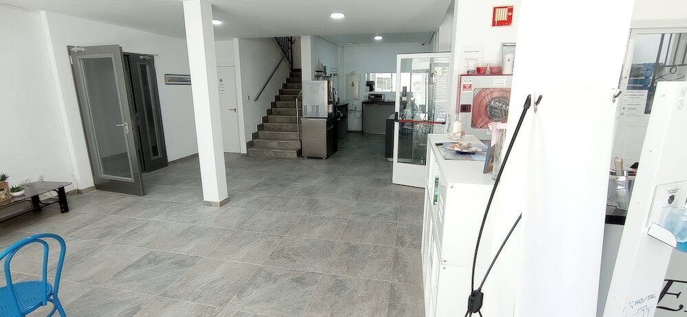 Фото Hostal El Mercat