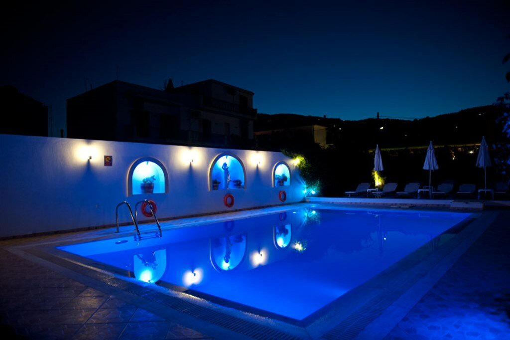 Фото отеля 2