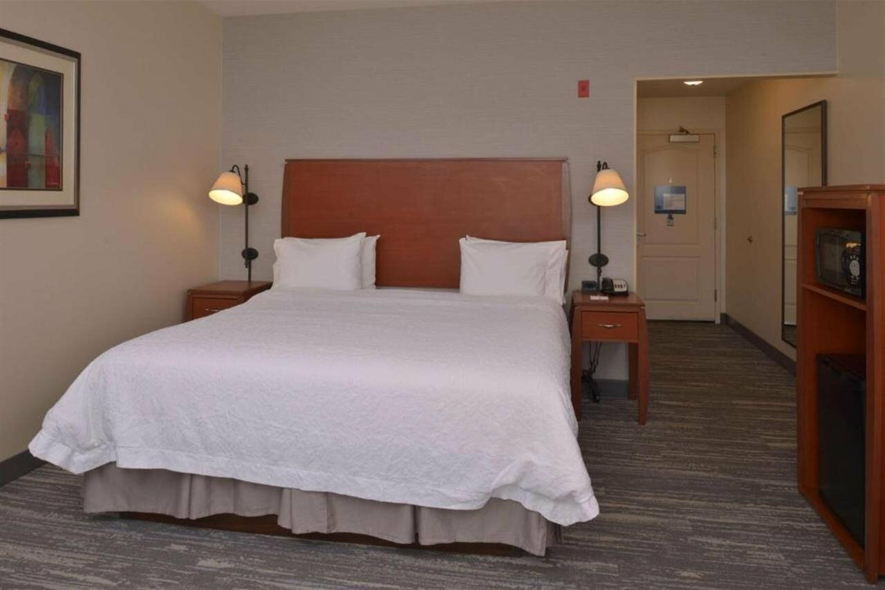 Фото Hampton Inn & Suites Bakersfield North-Airport