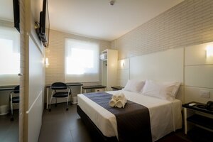 Гостиница Hotel Confiance Barigui