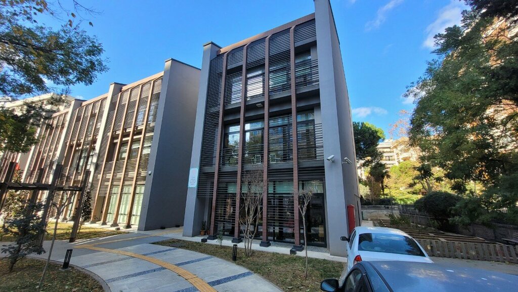 مركز تعليمي Feneryolu Public Education Center ، اسطنبول، صورة