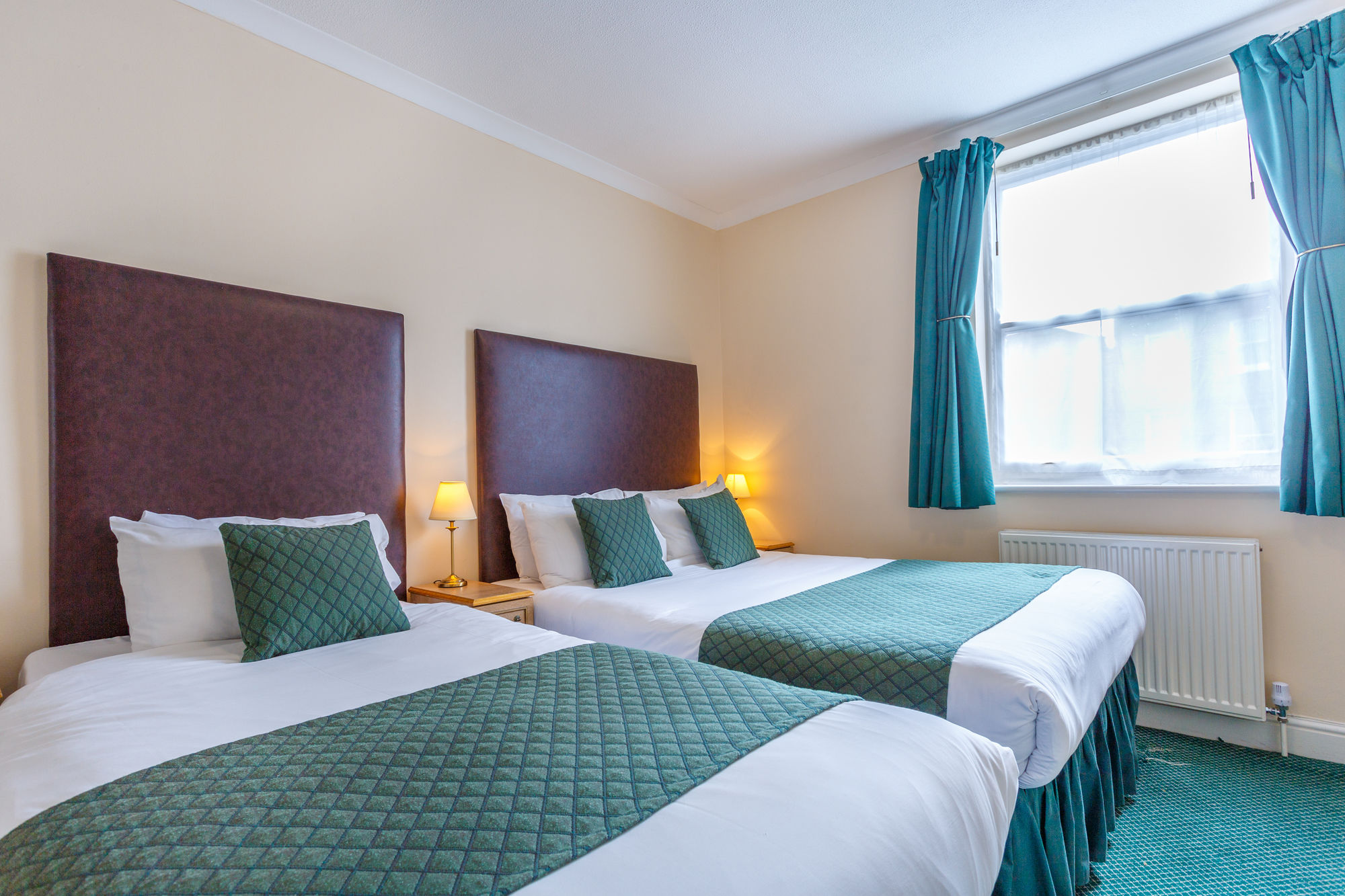 Фото отеля 2