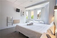 Фото Hostal Putxet by Gaiarooms