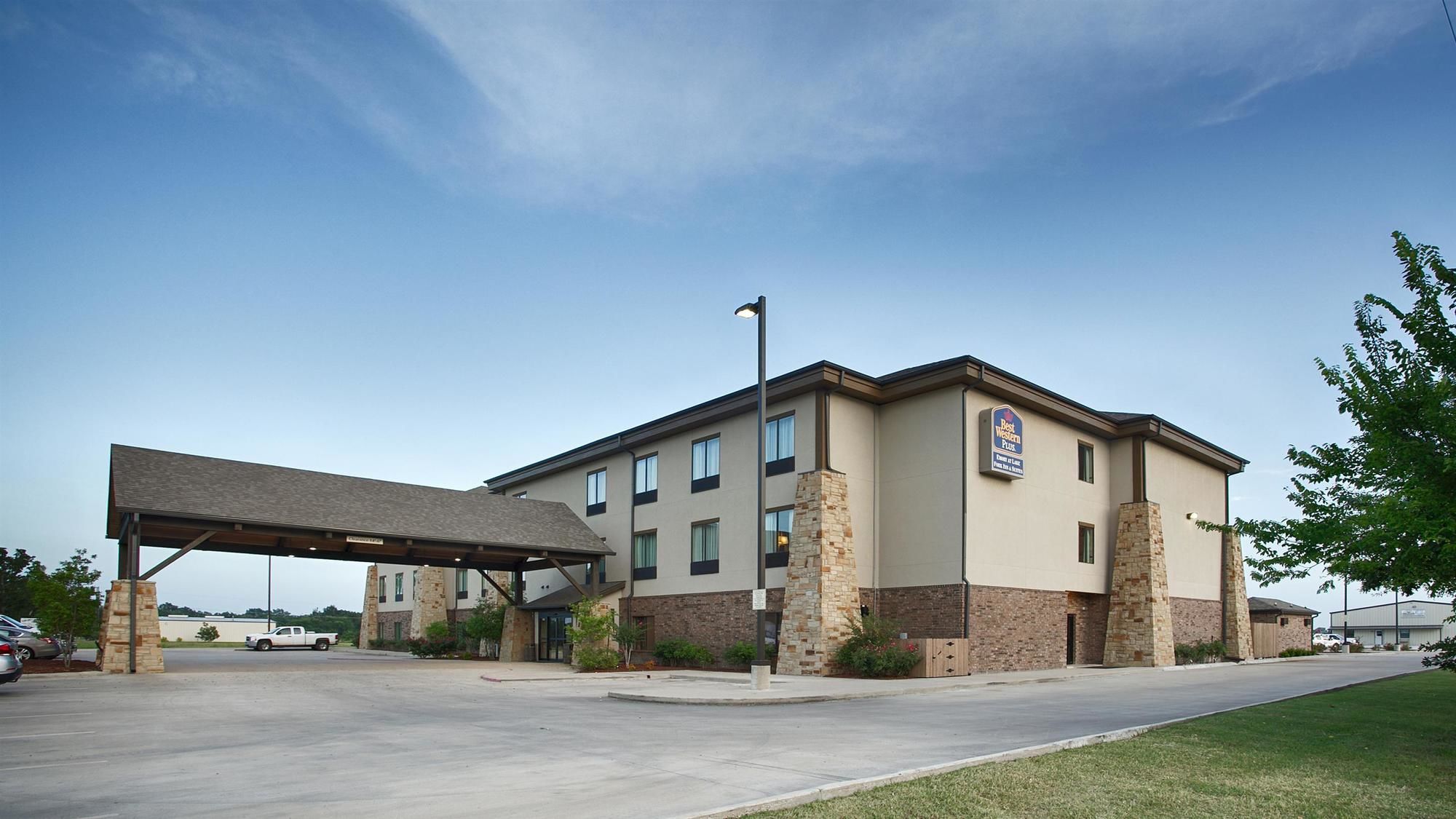 Фото Best Western Plus Emory At Lake Fork Inn & Suites