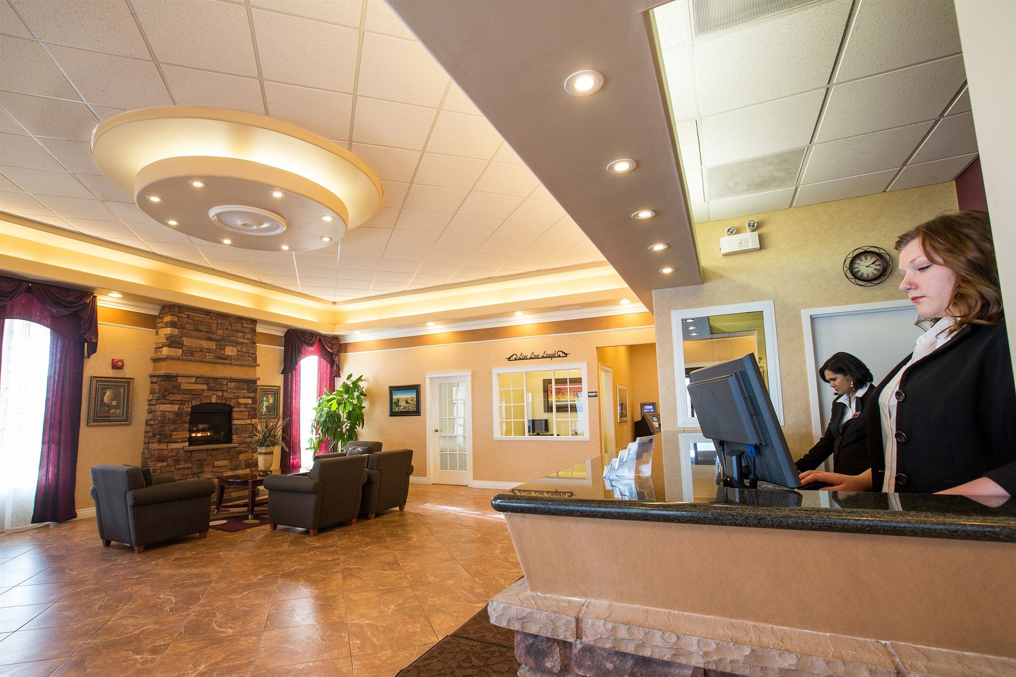 Фото Travelodge by Wyndham Regina