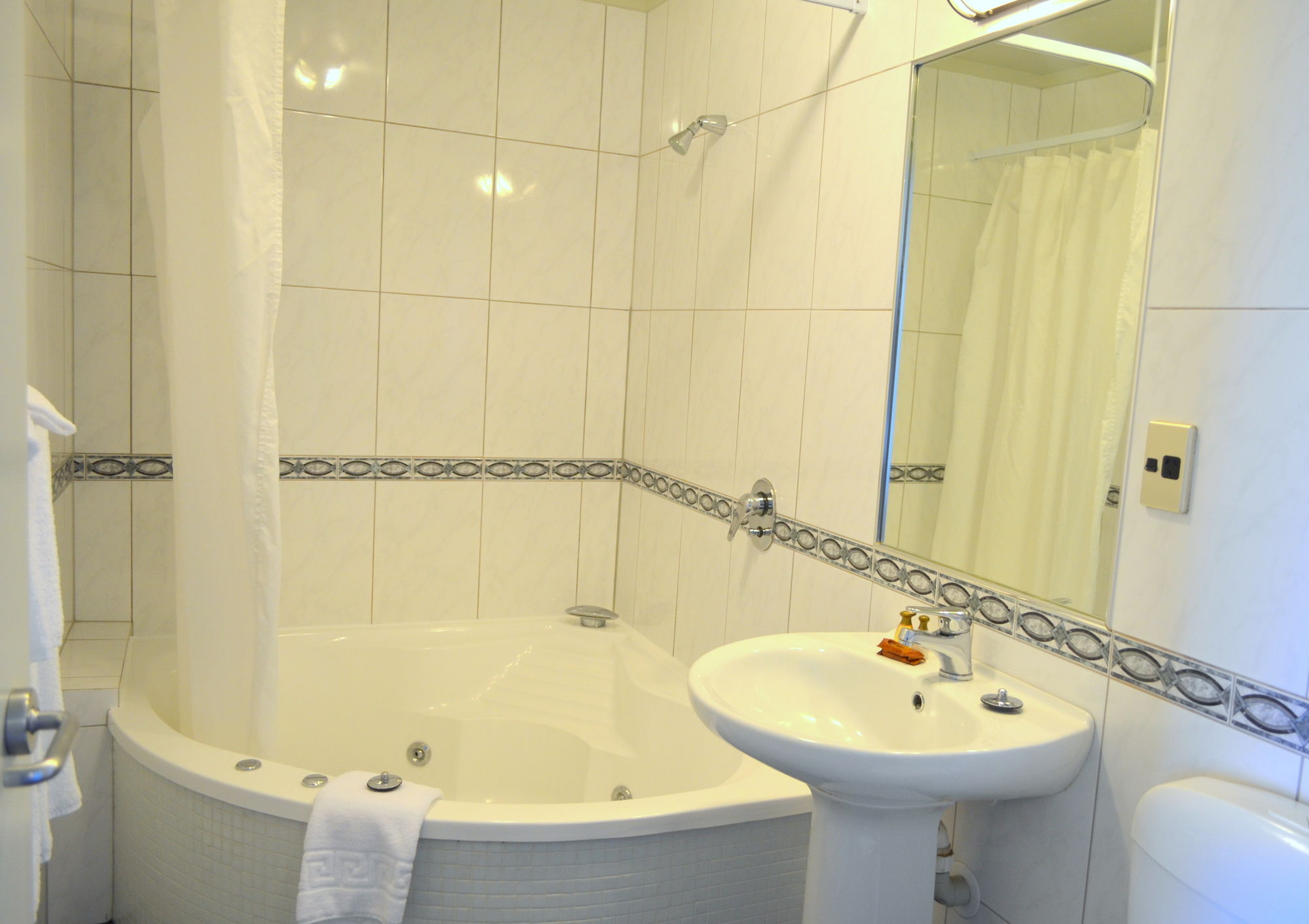 Фото Airport Motel