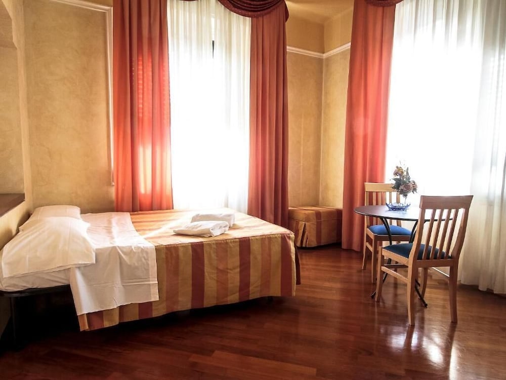 Фото Hotel Soggiorno Athena Pisa