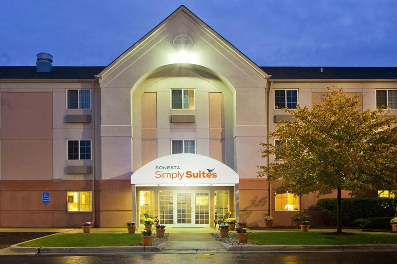 Фото Sonesta Simply Suites Detroit Warren