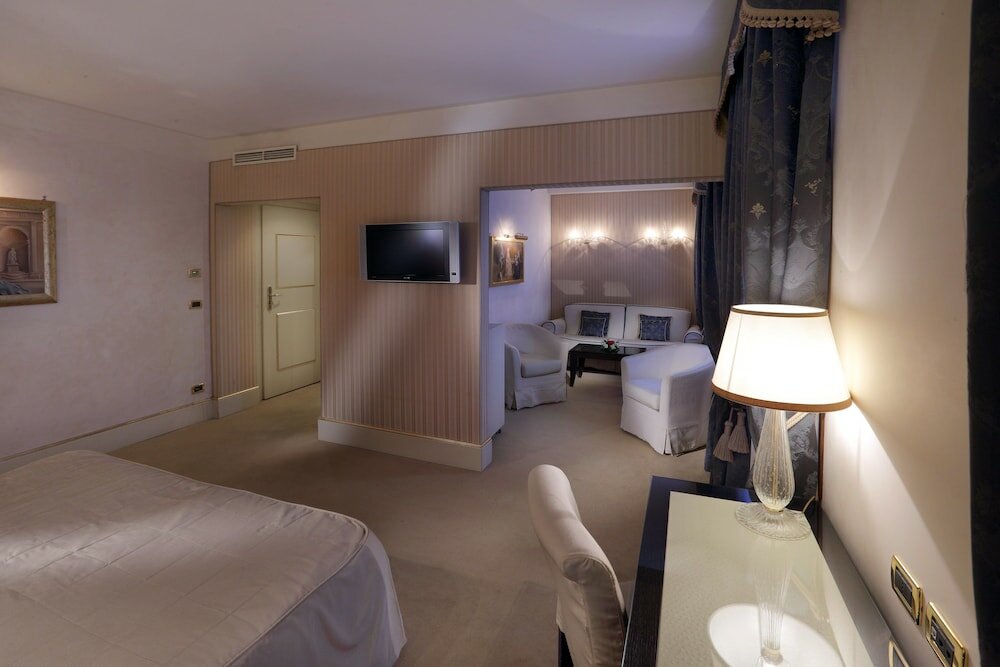 Фото Hotel A La Commedia