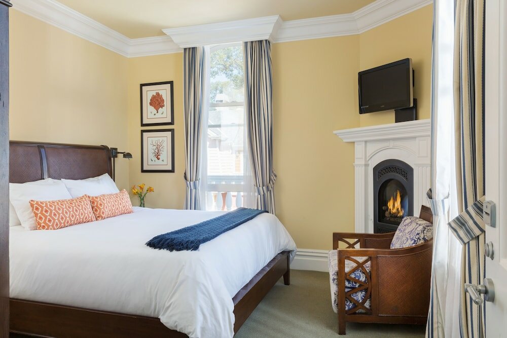 Фото West Cliff Inn - A Four Sisters Inn