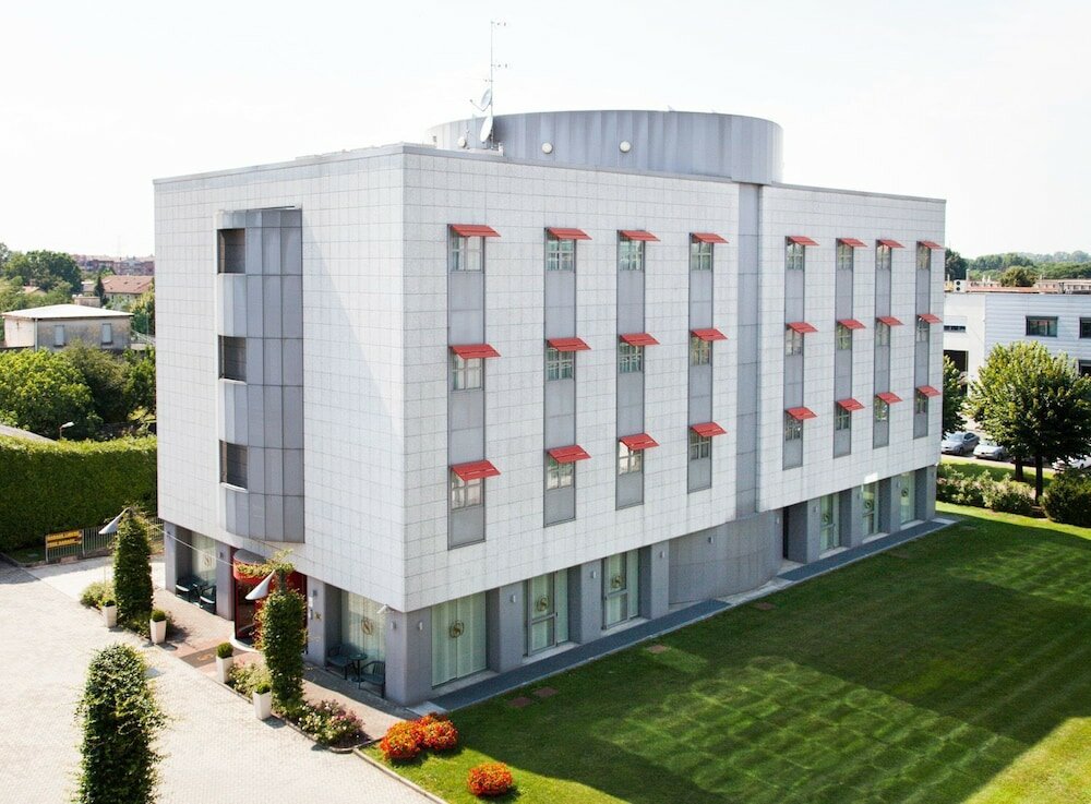 Фото отеля 1