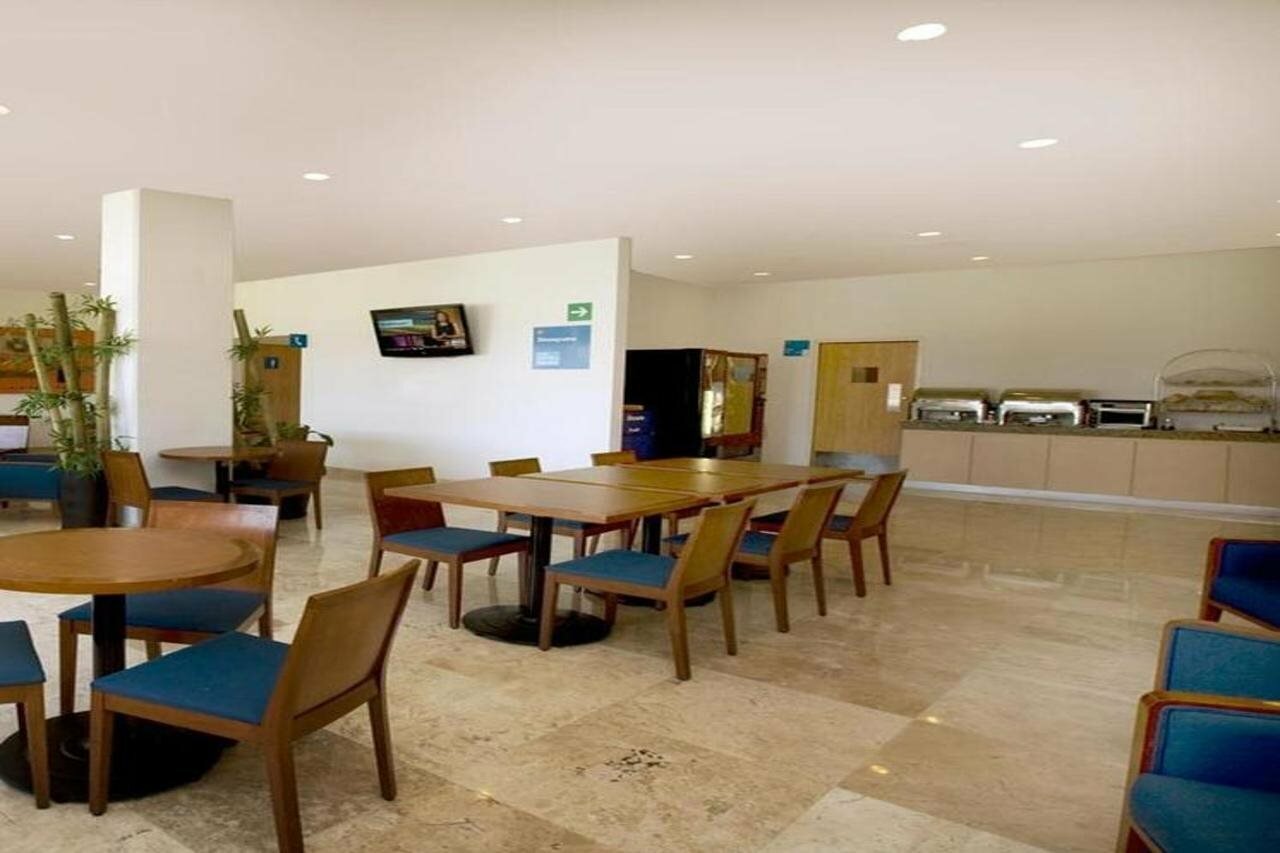 Фото One San Luis Potosi Glorieta Juarez