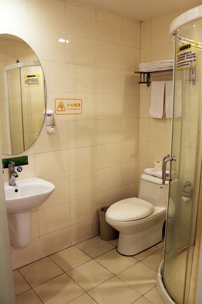 Фото Green Oasis Hotel