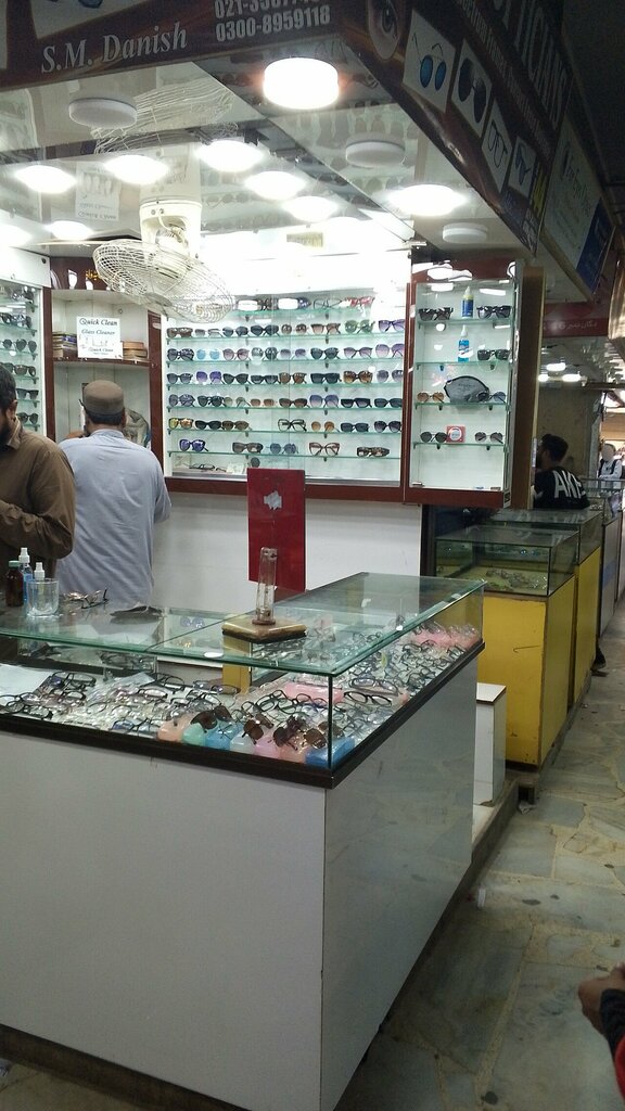 Medical center, clinic Danish opticd, Karachi, photo