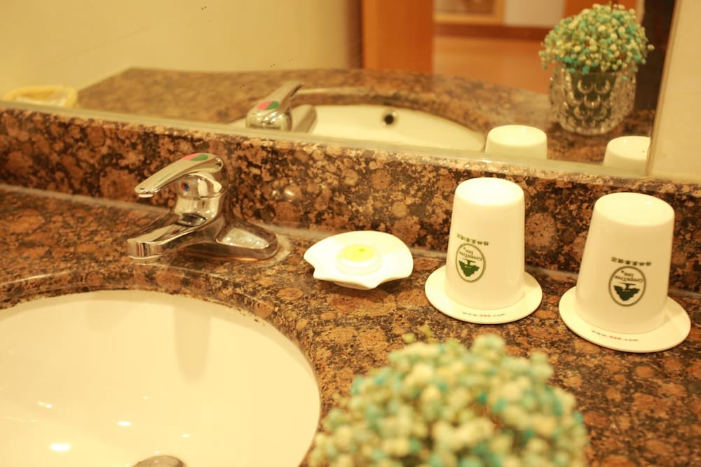 Фото GreenTree Inn Shanghai Hongqiao Airport Hotel